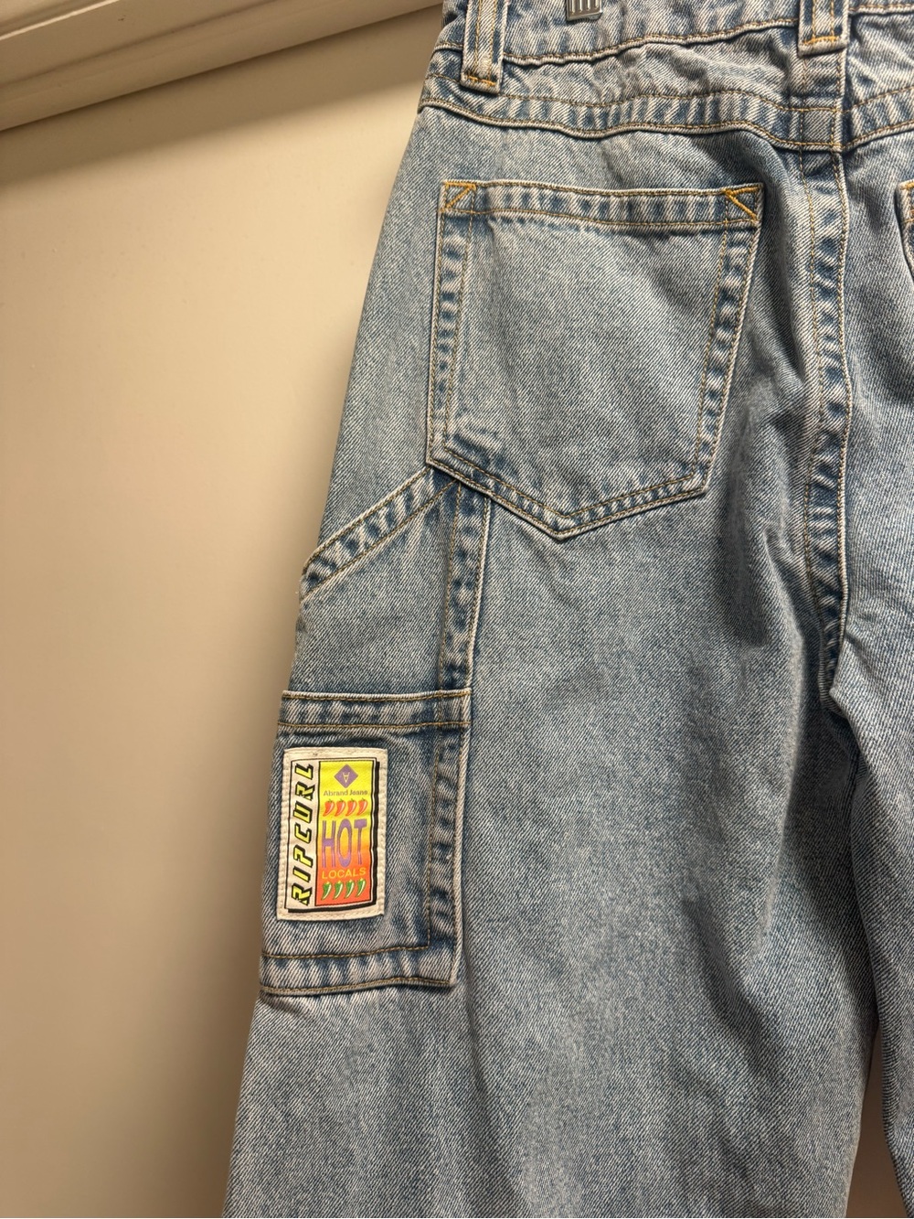 Abrand Jeans x Rip Curl 95 Mid Baggy Jeans Size 28 AU 10 Light Wash